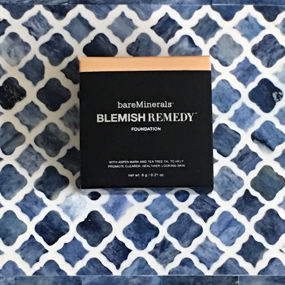 bareminerals blemish remedy foundation clearly silk 05